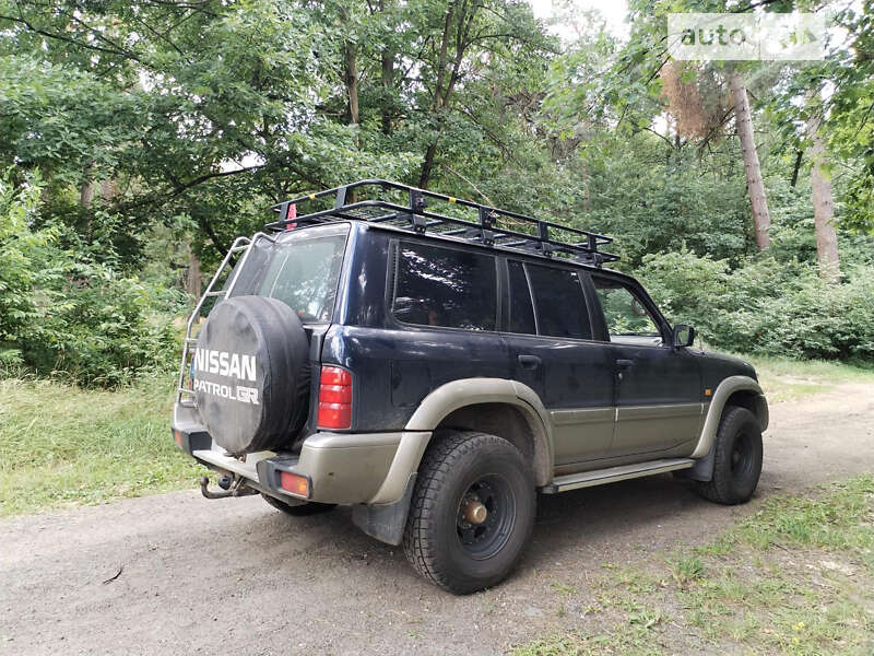 Внедорожник / Кроссовер Nissan Patrol 2000 в Киеве