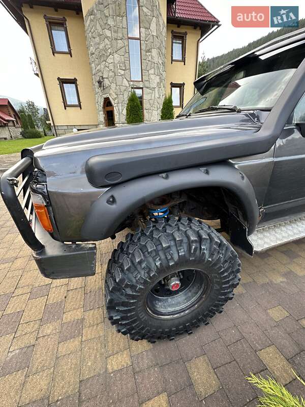 Внедорожник / Кроссовер Nissan Patrol 1992 в Яремче