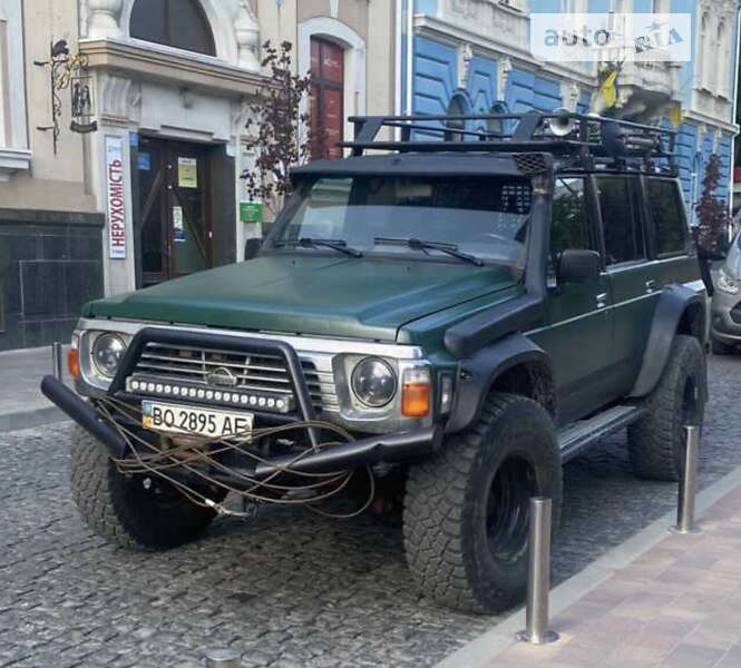 Позашляховик / Кросовер Nissan Patrol 1996 в Тернополі