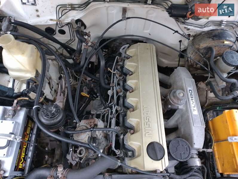 Позашляховик / Кросовер Nissan Patrol 1990 в Івано-Франківську