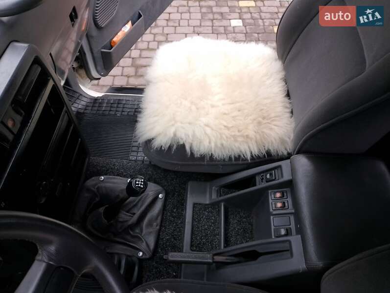 Позашляховик / Кросовер Nissan Patrol 1990 в Івано-Франківську