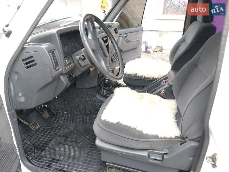 Позашляховик / Кросовер Nissan Patrol 1990 в Івано-Франківську