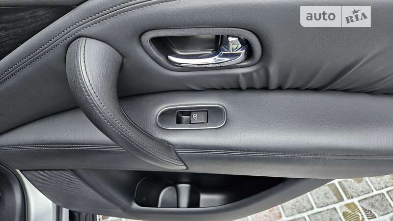 Позашляховик / Кросовер Nissan Patrol 2011 в Снятині