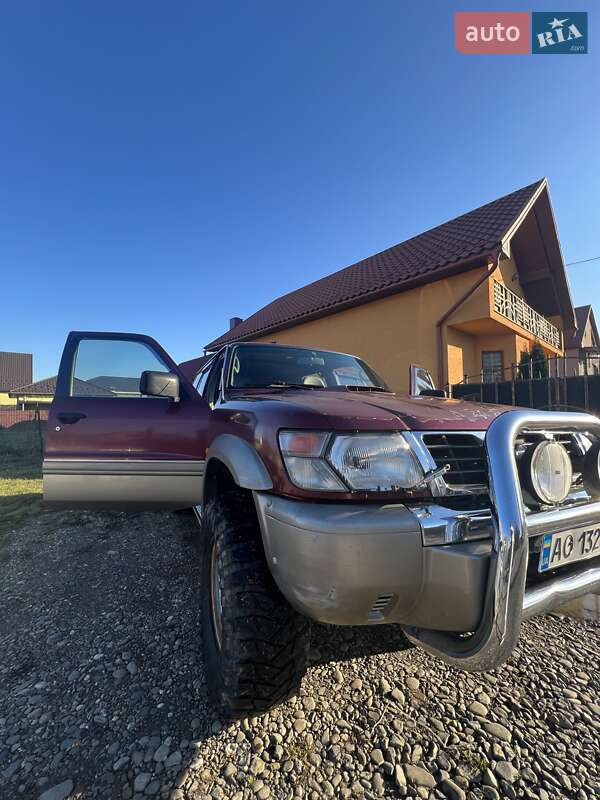 Позашляховик / Кросовер Nissan Patrol 2001 в Тячеві