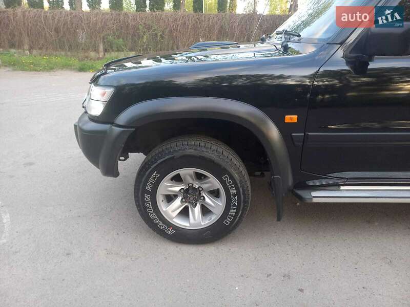 Внедорожник / Кроссовер Nissan Patrol 2001 в Луцке