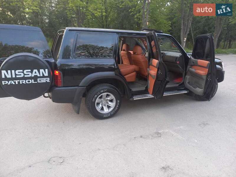 Внедорожник / Кроссовер Nissan Patrol 2001 в Луцке