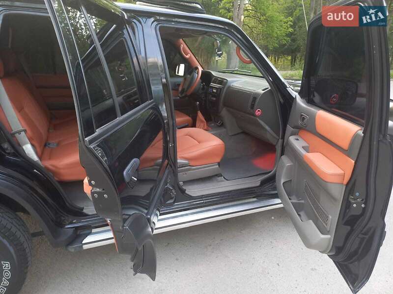 Внедорожник / Кроссовер Nissan Patrol 2001 в Луцке