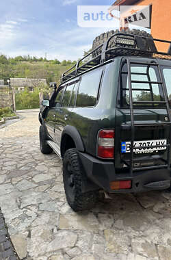 Внедорожник / Кроссовер Nissan Patrol 2001 в Каменец-Подольском