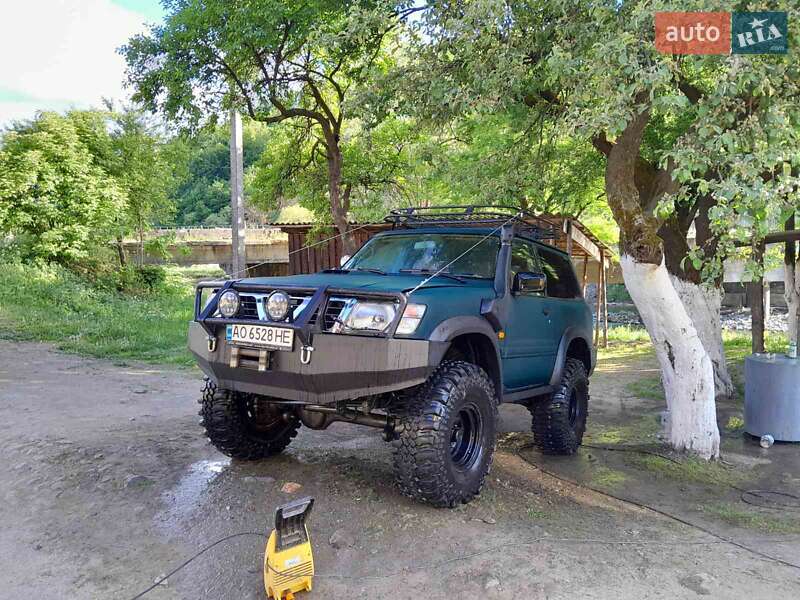 Позашляховик / Кросовер Nissan Patrol 2000 в Рахові