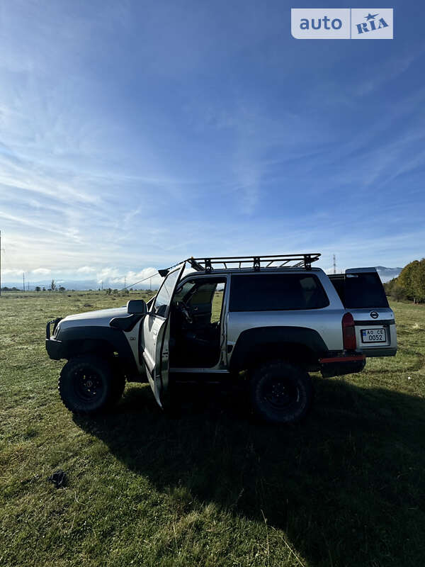 Внедорожник / Кроссовер Nissan Patrol 2005 в Тячеве