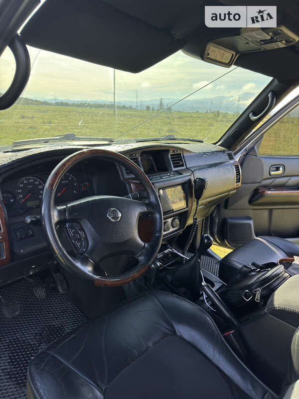 Внедорожник / Кроссовер Nissan Patrol 2005 в Тячеве