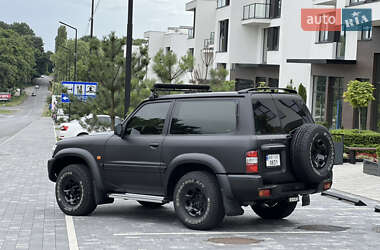 Внедорожник / Кроссовер Nissan Patrol 2002 в Ужгороде