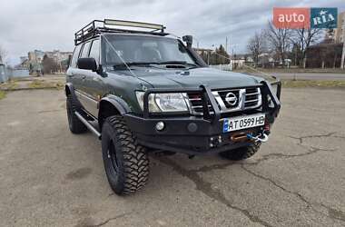 Внедорожник / Кроссовер Nissan Patrol 2002 в Коломые