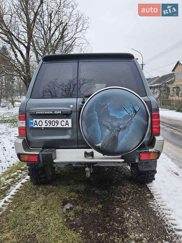Внедорожник / Кроссовер Nissan Patrol 2001 в Перечине