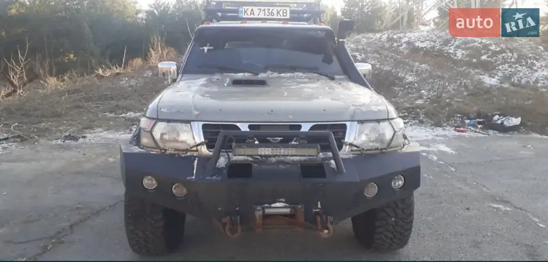 Внедорожник / Кроссовер Nissan Patrol 2000 в 
