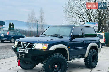 Позашляховик / Кросовер Nissan Patrol 2000 в Хусті