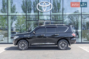 Позашляховик / Кросовер Nissan Patrol 2013 в 