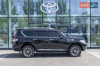 Позашляховик / Кросовер Nissan Patrol 2013 в 