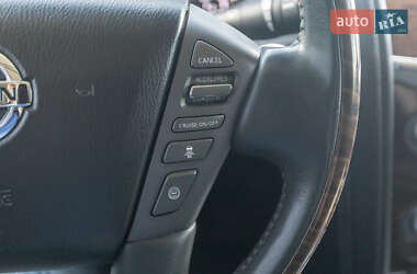 Позашляховик / Кросовер Nissan Patrol 2013 в 