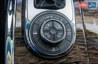 Позашляховик / Кросовер Nissan Patrol 2013 в 