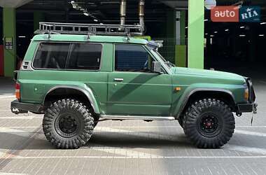Внедорожник / Кроссовер Nissan Patrol 1987 в 