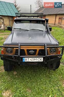 Внедорожник / Кроссовер Nissan Patrol 1992 в 
