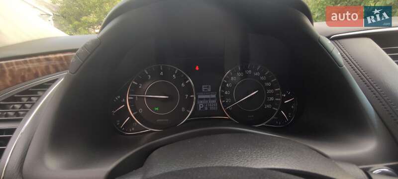 Внедорожник / Кроссовер Nissan Patrol 2010 в Харькове фото 8 Внедорожник / Кроссовер Nissan Patrol 2010 в Харькове