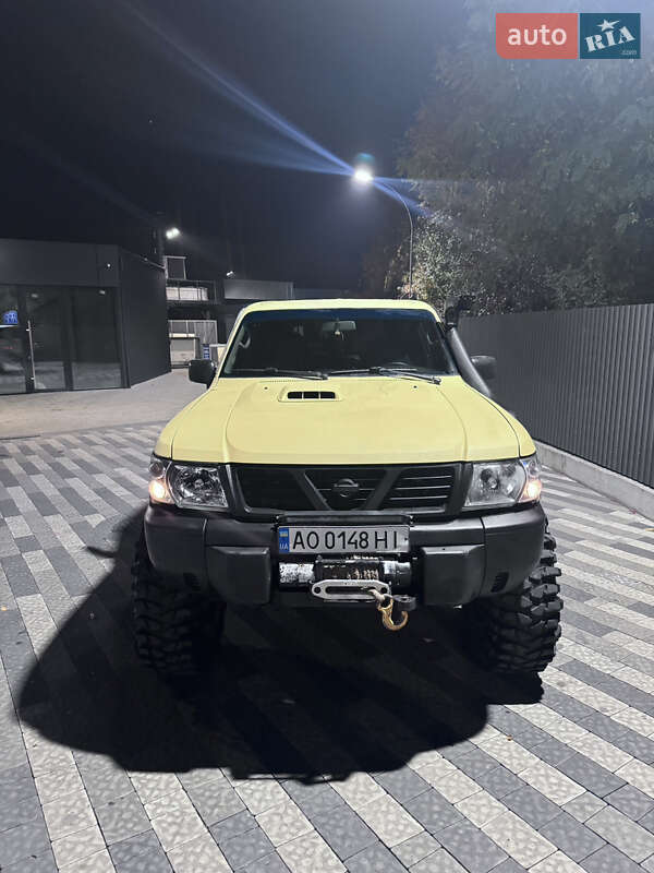Позашляховик / Кросовер Nissan Patrol 2001 в Ужгороді