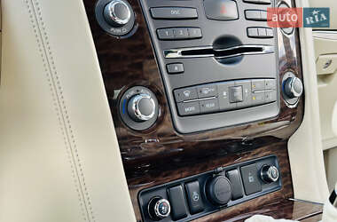 Позашляховик / Кросовер Nissan Patrol 2013 в 