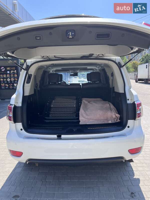Внедорожник / Кроссовер Nissan Patrol 2011 в Днепре