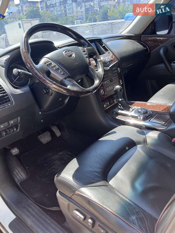 Внедорожник / Кроссовер Nissan Patrol 2011 в Днепре