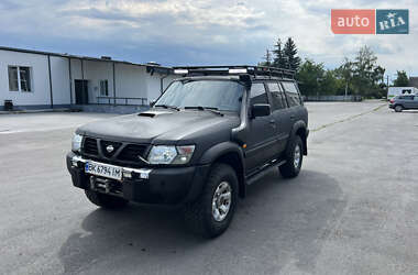 Внедорожник / Кроссовер Nissan Patrol 2001 в Ровно