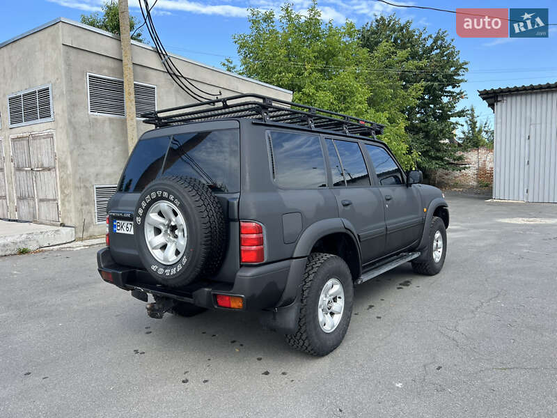 Позашляховик / Кросовер Nissan Patrol 2001 в Рівному