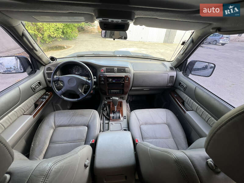 Позашляховик / Кросовер Nissan Patrol 2001 в Рівному