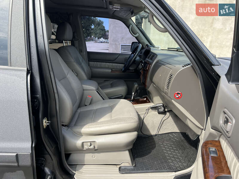 Позашляховик / Кросовер Nissan Patrol 2001 в Рівному