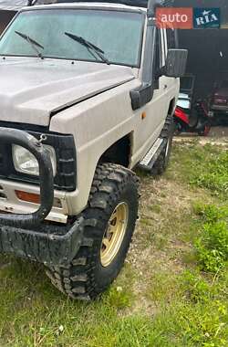 Внедорожник / Кроссовер Nissan Patrol 1986 в Подбуже