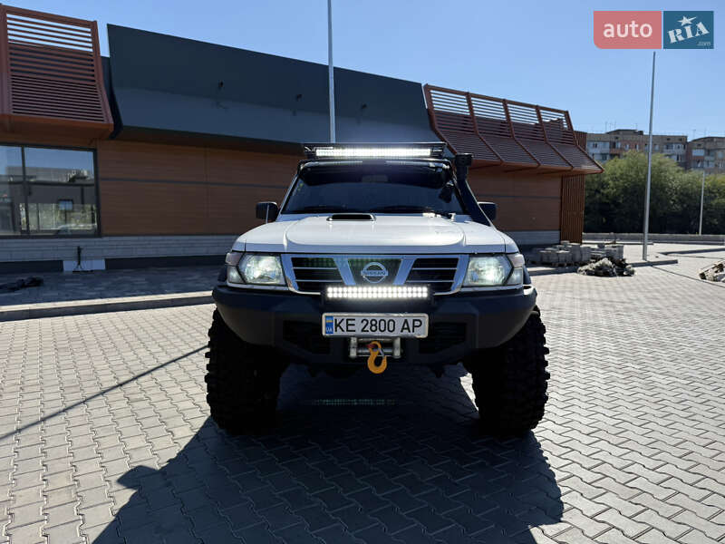 Позашляховик / Кросовер Nissan Patrol 1998 в Кривому Розі