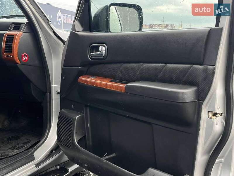 Позашляховик / Кросовер Nissan Patrol 2009 в Львові