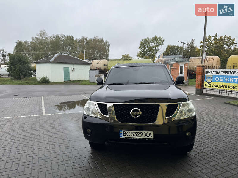 Позашляховик / Кросовер Nissan Patrol 2010 в Стрию