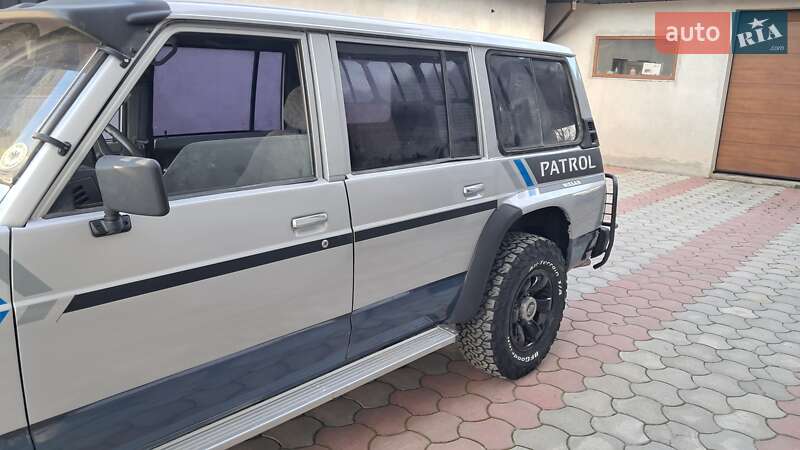 Внедорожник / Кроссовер Nissan Patrol 1992 в Надворной
