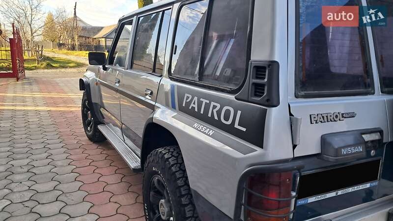 Внедорожник / Кроссовер Nissan Patrol 1992 в Надворной