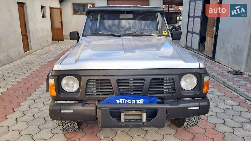 Внедорожник / Кроссовер Nissan Patrol 1992 в Надворной