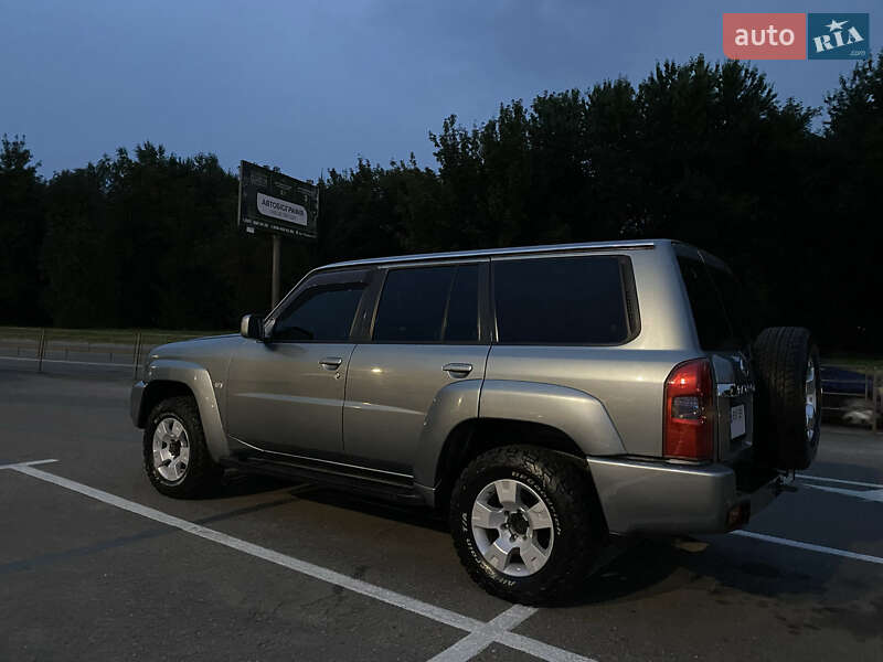 Внедорожник / Кроссовер Nissan Patrol 2005 в Хмельницком