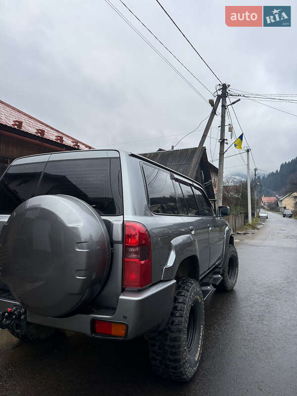 Внедорожник / Кроссовер Nissan Patrol 2005 в Рахове