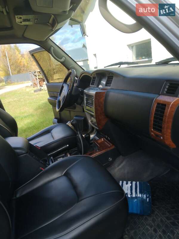 Внедорожник / Кроссовер Nissan Patrol 2004 в Заречье