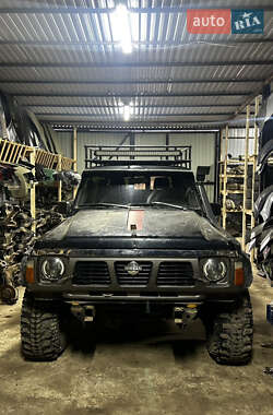 Внедорожник / Кроссовер Nissan Patrol 1992 в Косове