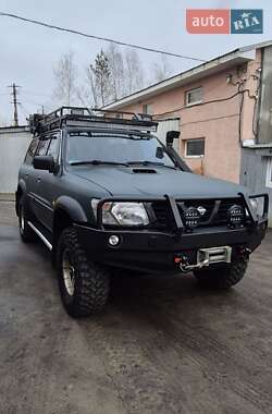 Внедорожник / Кроссовер Nissan Patrol 2001 в Шептицькому