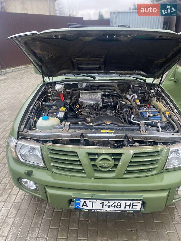 Позашляховик / Кросовер Nissan Patrol 2004 в Верховині