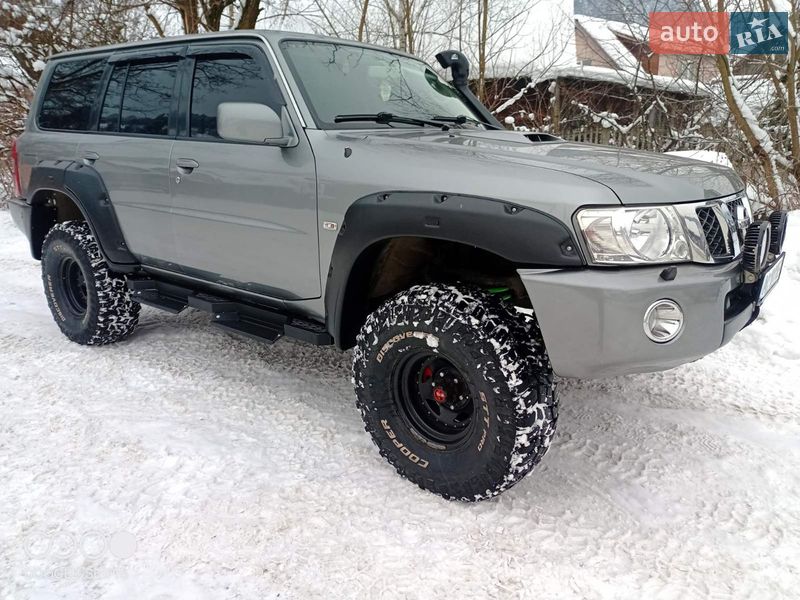 Внедорожник / Кроссовер Nissan Patrol 2005 в Рахове