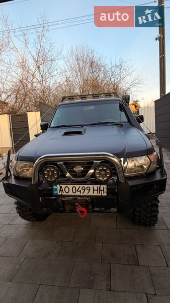 Внедорожник / Кроссовер Nissan Patrol 2002 в Ужгороде